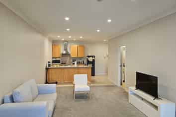 11B/132 Stancombe, Flat Bush