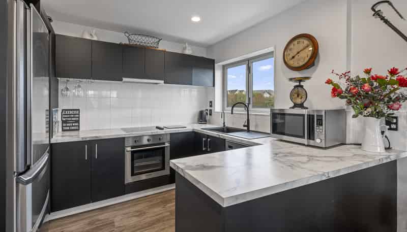 8/208 Lake Terrace, Hilltop