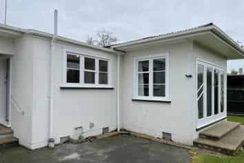 15 Botanical Road, Takaro