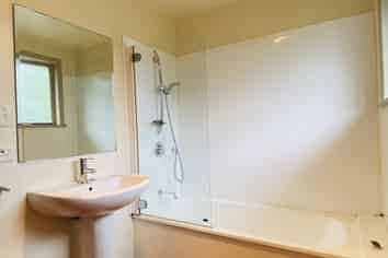 6 Keate Place, Mount Wellington