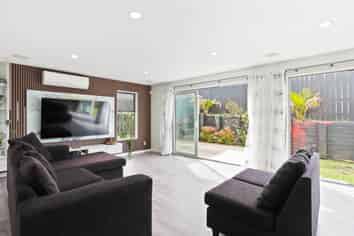 42A Nui Mana Place, Te Atatu South