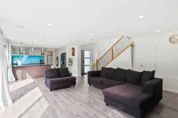 42A Nui Mana Place, Te Atatu South