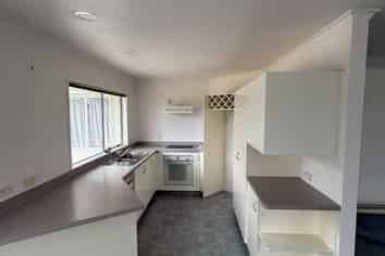 6 Stead Crescent, Stoke