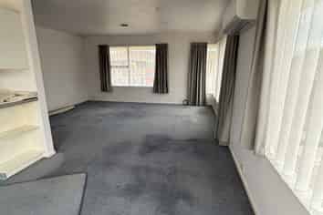 6 Stead Crescent, Stoke