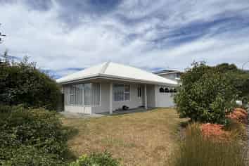 6 Stead Crescent, Stoke