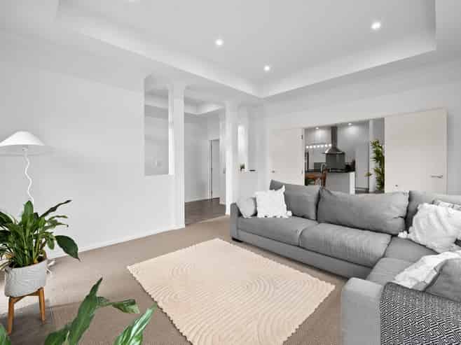 6 Cleeve Close, Huntington