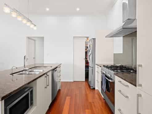 6 Cleeve Close, Huntington