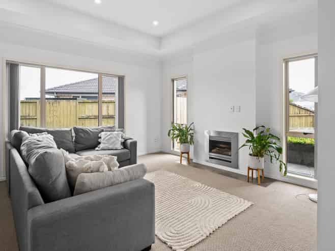 6 Cleeve Close, Huntington