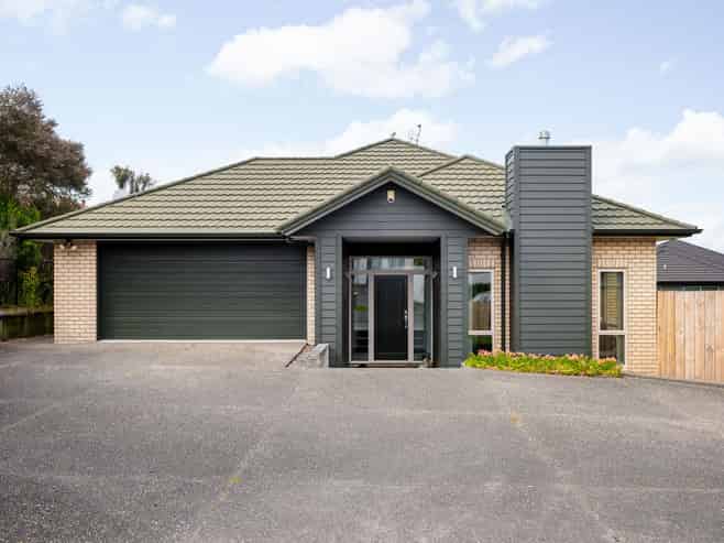 6 Cleeve Close, Huntington