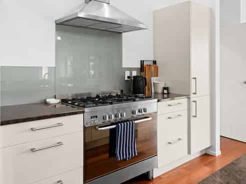 6 Cleeve Close, Huntington