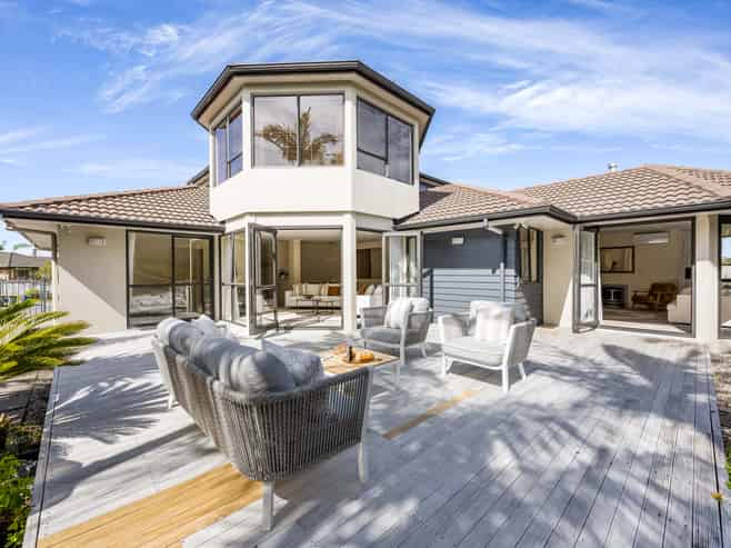 22 Ballymore Drive, Pinehill