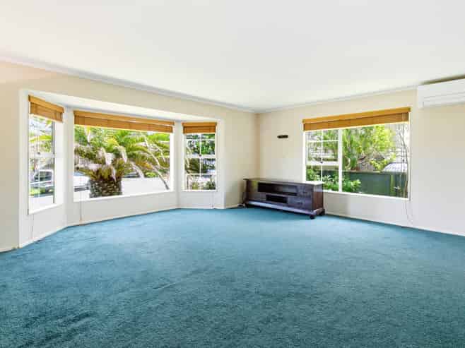 2 Thurso Grove, Papakowhai