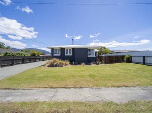 33 Moana Crescent, Te Anau