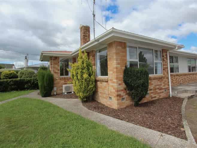 16 Jeanette Street, Glenview