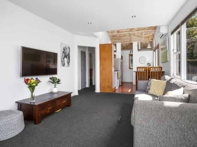 b/6 Rewa Terrace, Tawa