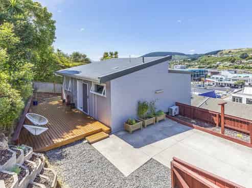 b/6 Rewa Terrace, Tawa