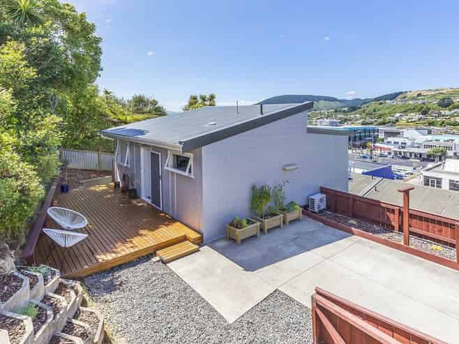 b/6 Rewa Terrace, Tawa