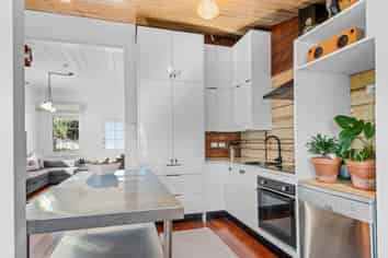 163 Lemon Street, Strandon