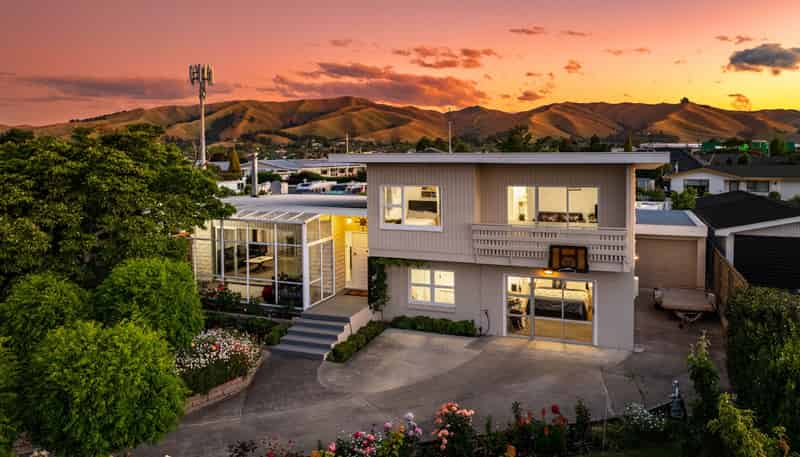 8 Newbourne Crescent, Redwoodtown