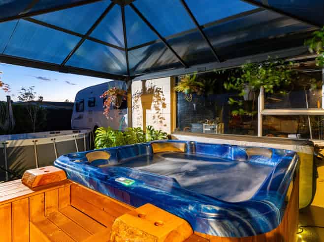 8 Newbourne Crescent, Redwoodtown