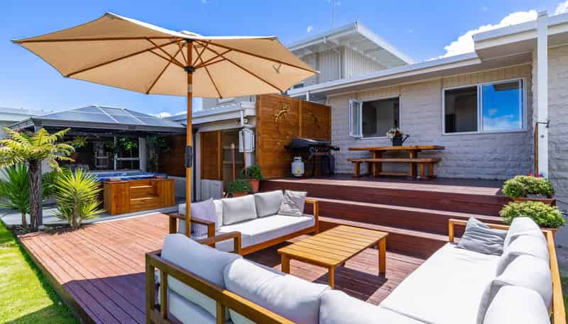 8 Newbourne Crescent, Redwoodtown