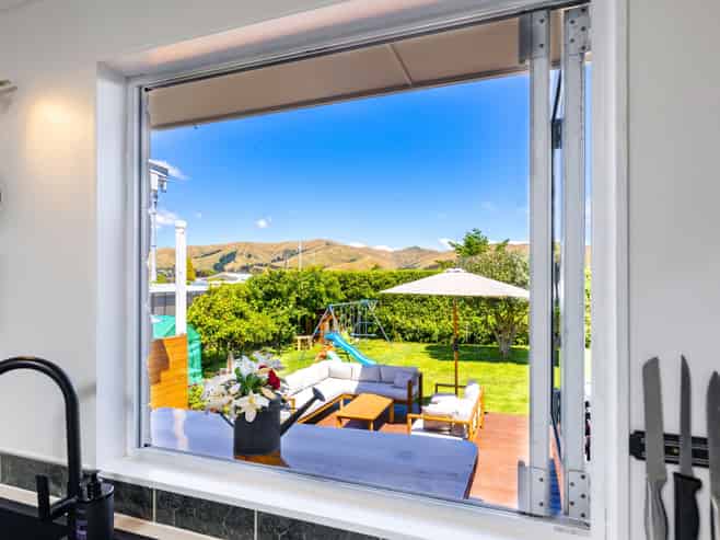 8 Newbourne Crescent, Redwoodtown