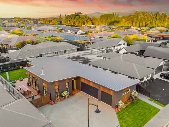 13 Russ Drive, Lincoln