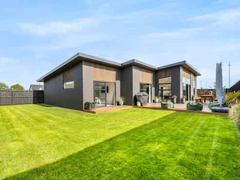 13 Russ Drive, Lincoln