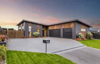 13 Russ Drive, Lincoln