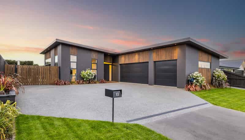 13 Russ Drive, Lincoln