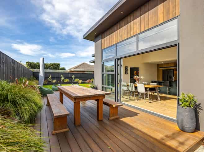 13 Russ Drive, Lincoln