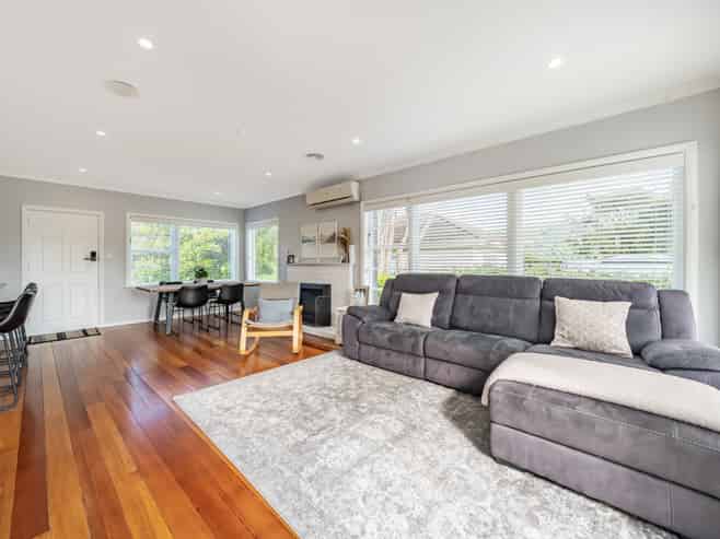 25 Field Street, Silverstream