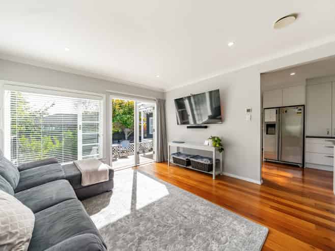 25 Field Street, Silverstream