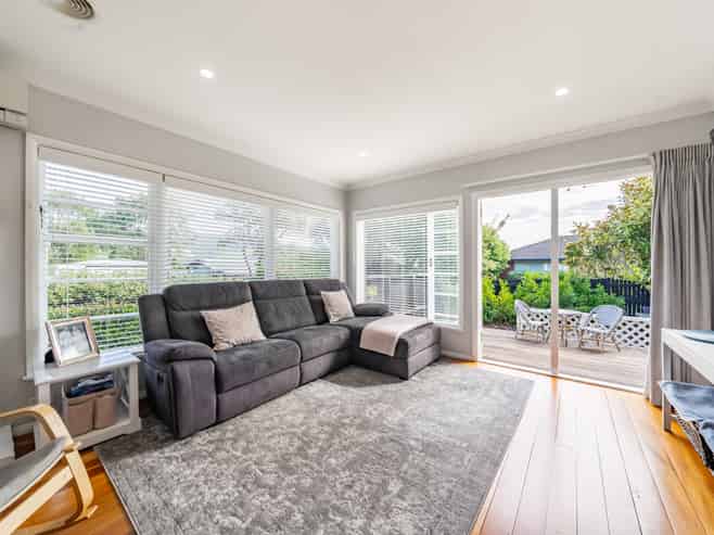 25 Field Street, Silverstream