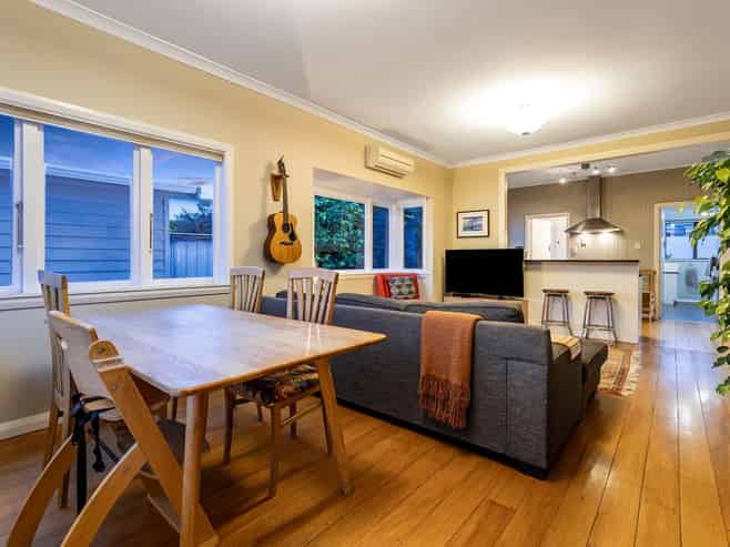 19 Main Road, Titahi Bay