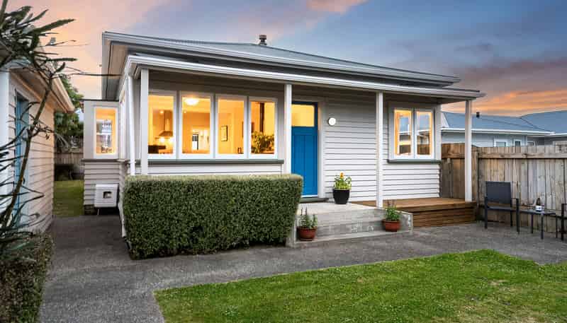 19 Main Road, Titahi Bay