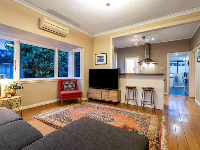 19 Main Road, Titahi Bay