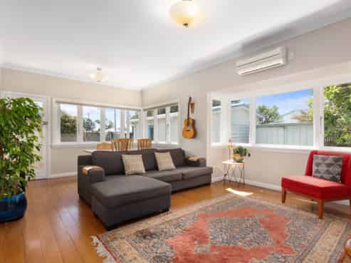 19 Main Road, Titahi Bay