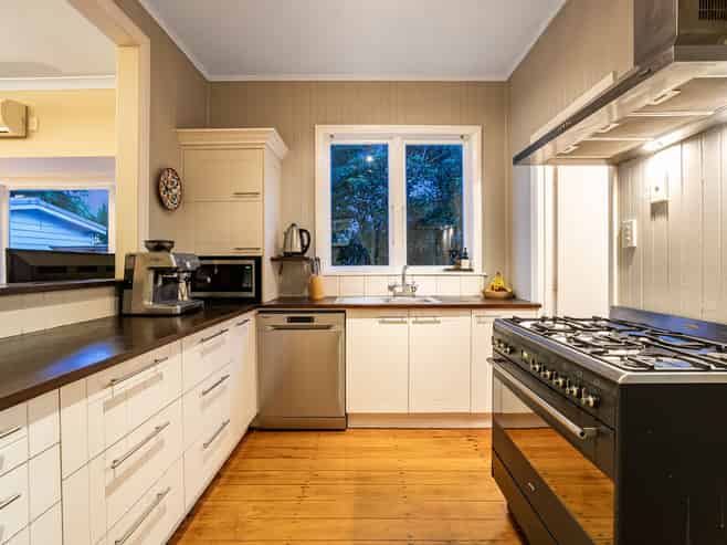 19 Main Road, Titahi Bay