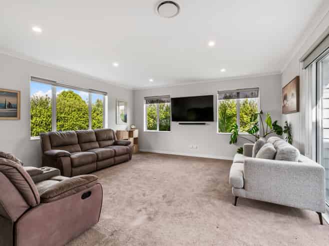 17 Walter Ruddock Avenue, Kumeu