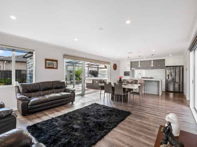 17 Walter Ruddock Avenue, Kumeu