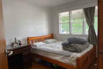 2/23 Hayr Road, Three Kings