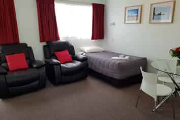 8/26-30 Golf Road, Tahunanui