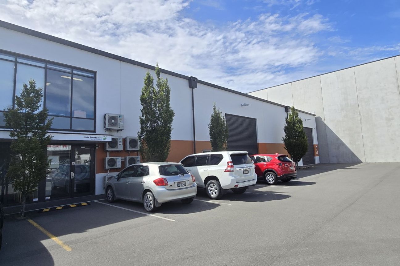 Immaculate warehouse – 466sqm – další