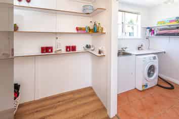 10 Hadfield Crescent, College Estate