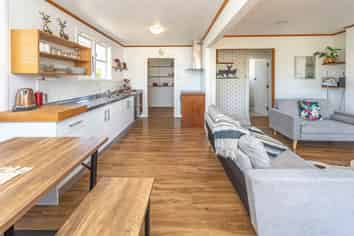 10 Hadfield Crescent, College Estate