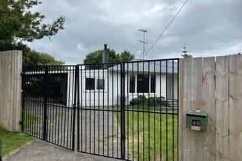 49 Lauderdale Road, Birkdale