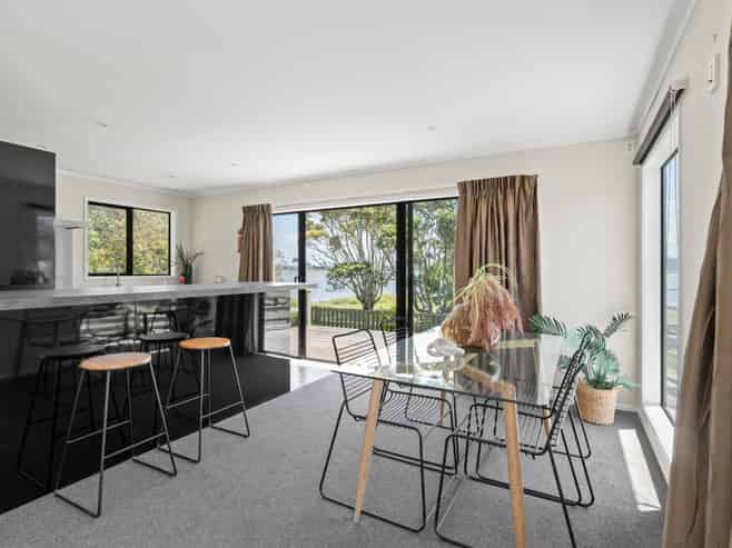 618B Pukehina Parade, Pukehina