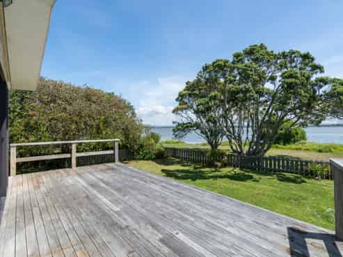 618B Pukehina Parade, Pukehina