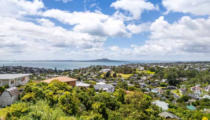 92 Knights Road, Rothesay Bay